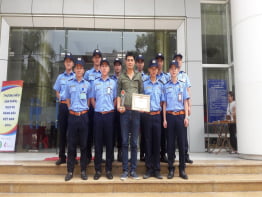 Lực lượng bảo vệ công ty CP DVBV An Ninh Cộng Lực nhận Giấy khen của Giám đốc Bệnh viện K